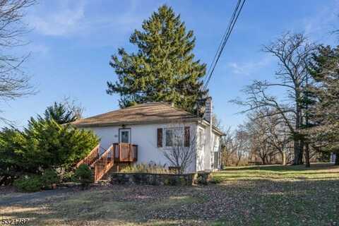 101 Blossom Rd, Bethlehem Twp., NJ 08827