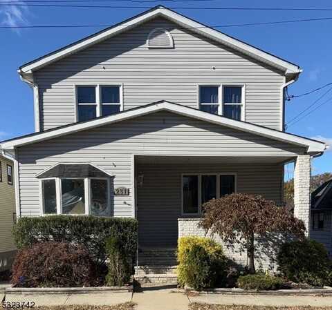 231 Dewey Ave, Totowa, NJ 07512