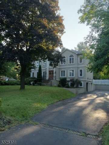 54 Changebridge Rd, Montville, NJ 07045