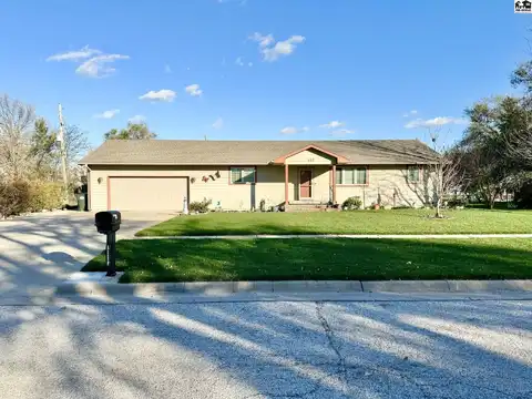 220 S Bonebrake St, Hutchinson, KS 67501