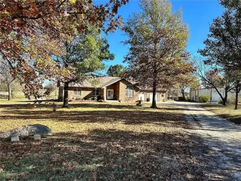 19500 Meade Road, Erie, KS 66733