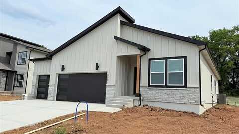 1009 Branchwood Lane, Raymore, MO 64083