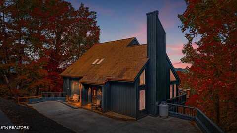 1679 Zurich Rd, Gatlinburg, TN 37738