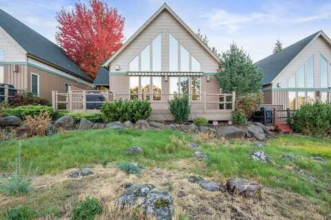 4645 Marsh Hawk Drive, Klamath Falls, OR 97601