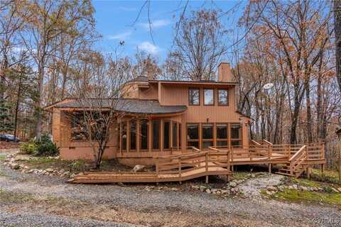 17293 White Pine Rd, Beaverdam, VA 23015