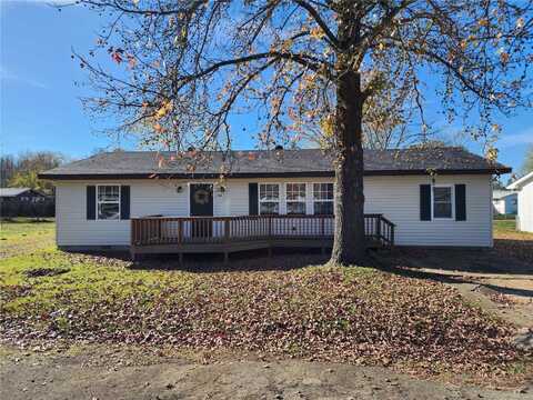 308 Navajo Dr., Piedmont, MO 63957