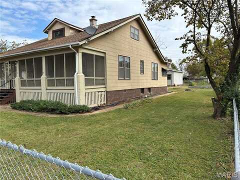 110 N White Oak Street, Desloge, MO 63601