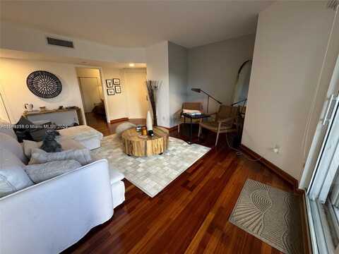 21205 Yacht Club Dr, Aventura, FL 33180