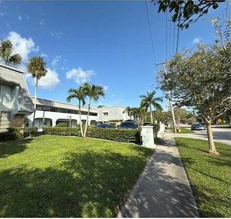 4271 NW 5th St, Plantation, FL 33317