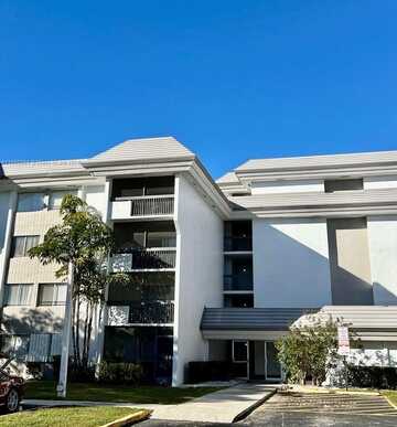721 N Pine Island Rd, Plantation, FL 33324