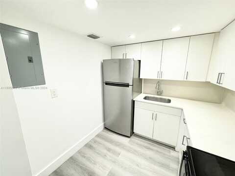 8101 Crespi Blvd, Miami Beach, FL 33141