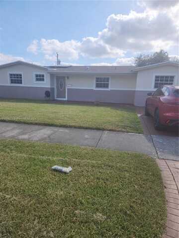 6760 SW 10th Ct, Pembroke Pines, FL 33023