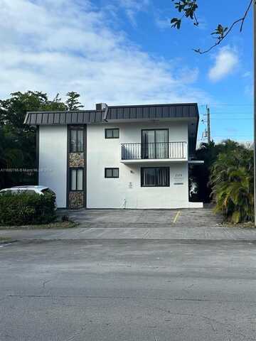 2379 NE 172nd St, North Miami Beach, FL 33160