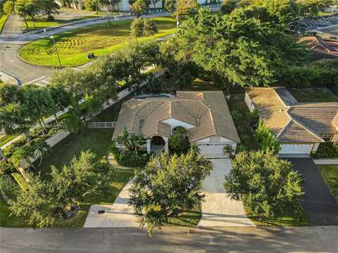 4152 NW 54th St, Coconut Creek, FL 33073