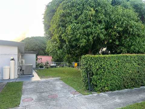 2401 NW 178th Ter, Miami Gardens, FL 33056