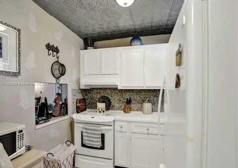 2801 N Pine Island Rd, Sunrise, FL 33322
