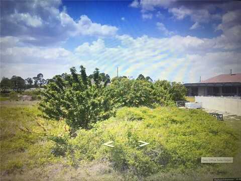 718 EUSTON AVE, Lehigh Acres, FL 33974