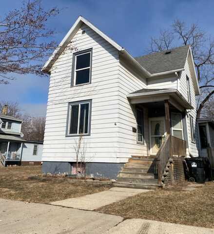 1435 Villa St, Racine, WI 53403