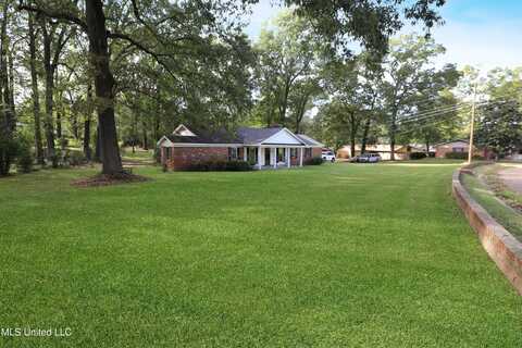 1402 Shady Glen Drive, Clinton, MS 39056