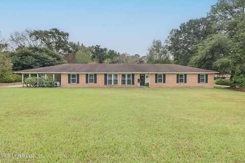 726 W Central Avenue, Wiggins, MS 39577