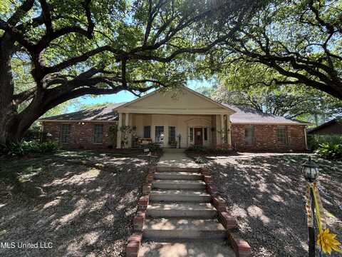 5365 River Thames Road, Jackson, MS 39211
