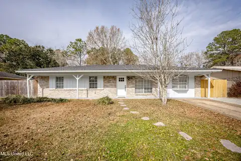 107 Carlsbad Place, Ocean Springs, MS 39564