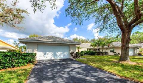 130 SOUTHAMPTON PLACE, VENICE, FL 34293