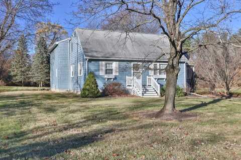 13 Collins Dr, Hudson, MA 01749