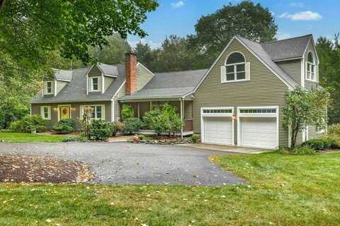 15 Rollingwoods Road, Hubbardston, MA 01452