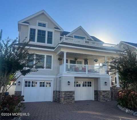 318 3rd Street, Beach Haven, NJ 08008