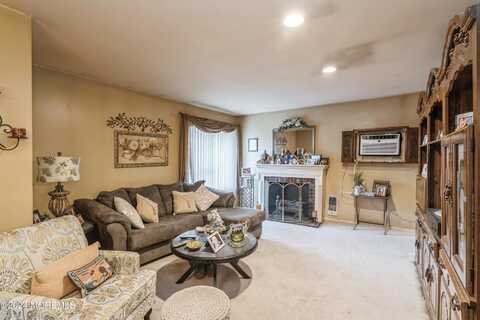 163 Cross Slope Court, Manalapan, NJ 07726