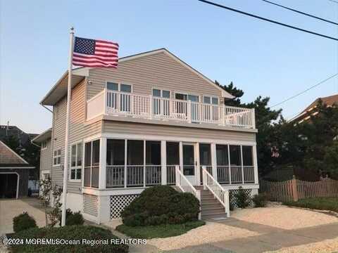 10 E Street, Seaside Park, NJ 08752