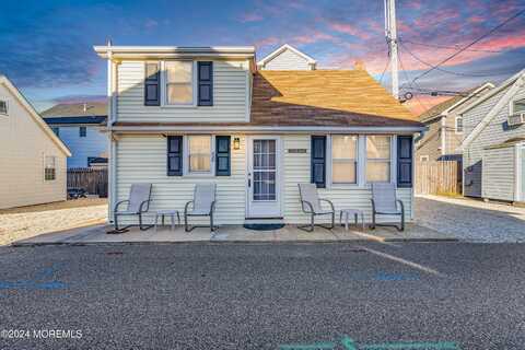 68 Barnegat Way, Lavallette, NJ 08735