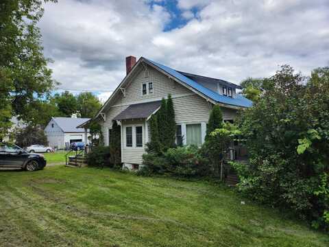 102 Newport Road, Corinna, ME 04928