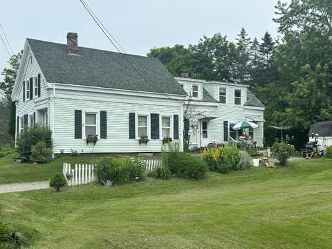 11 Nichols Street, Searsport, ME 04974