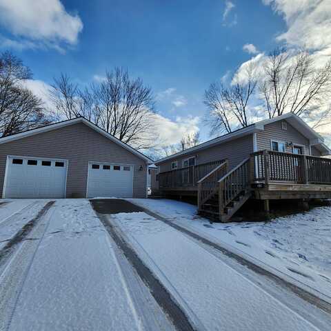 22 Hale Street, Lincoln, ME 04457