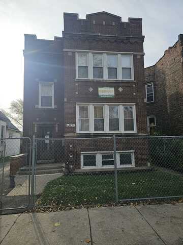 4835 W Ferdinand Street, Chicago, IL 60644