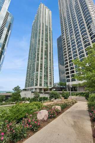 195 N Harbor Drive, Chicago, IL 60601