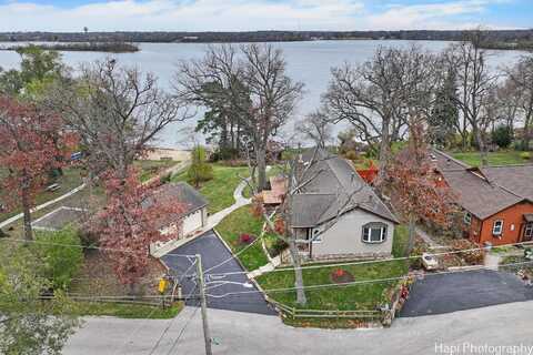 23555 W Parkway Avenue, Lake Villa, IL 60046