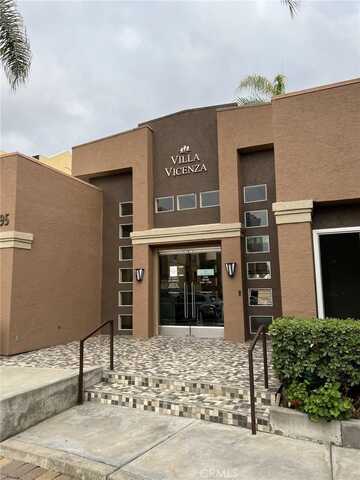 8889 Caminito Plaza Centro, San Diego, CA 92122