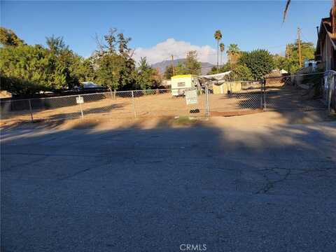 6955 Perris Hill Rd, San Bernardino, CA 92404