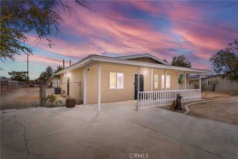 10590 Navajo Road, Apple Valley, CA 92308