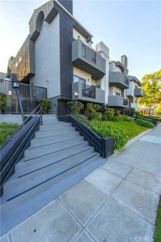 711 N Hollywood Way, Burbank, CA 91505