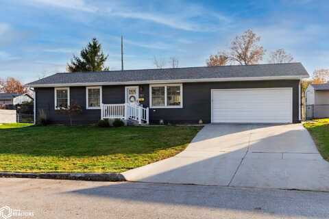 313 Thunderbird Drive, Marshalltown, IA 50158