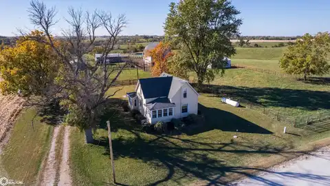 950 Virginia Street, Columbia, IA 50057