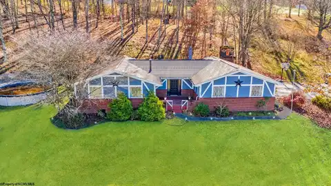 68 HERALD Drive, Fairmont, WV 26554