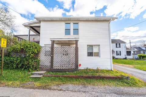 221 Snyder Street, Westover, WV 26501