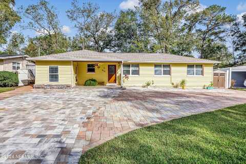 6749 SNOW WHITE Drive, Jacksonville, FL 32210