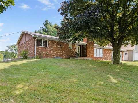 4246 Caddy Road SW, Bowerston, OH 44695