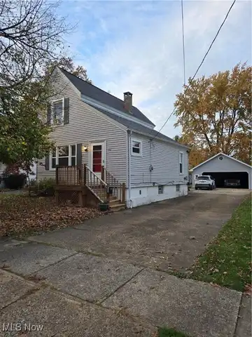 382 Columbus Street, Elyria, OH 44035